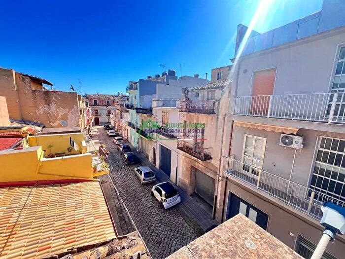 Casa con 5 locali in vendita in Via Gelone, Comiso