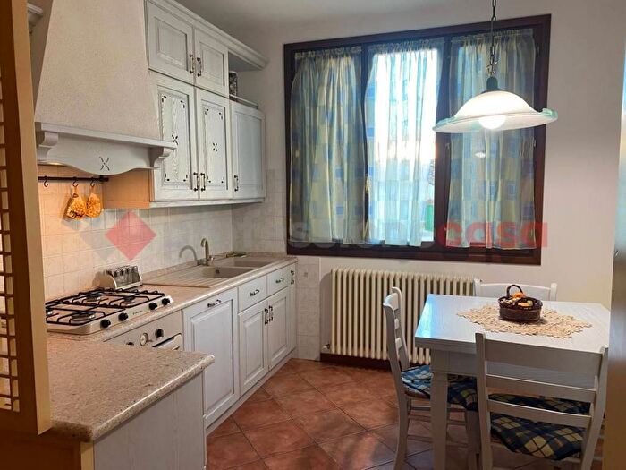 Appartamento trilocale in affitto in Via Fonda, Centro, Montelupo Fiorentino