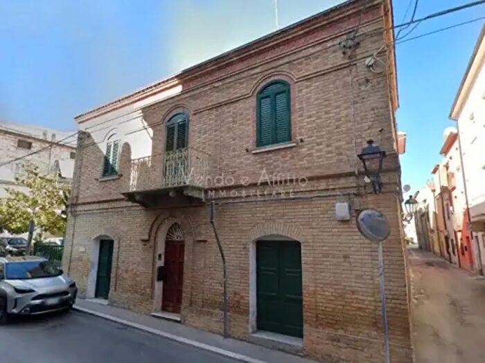 Casa con 6 locali in vendita in Via San Giuseppe, San Salvo