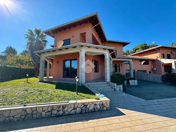 Casa con 6 locali in vendita in Via Alberto della Piagentina, Rende