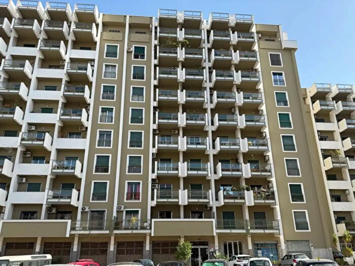 Appartamento con 5 locali in vendita in Via Alfredo Casella, Palermo