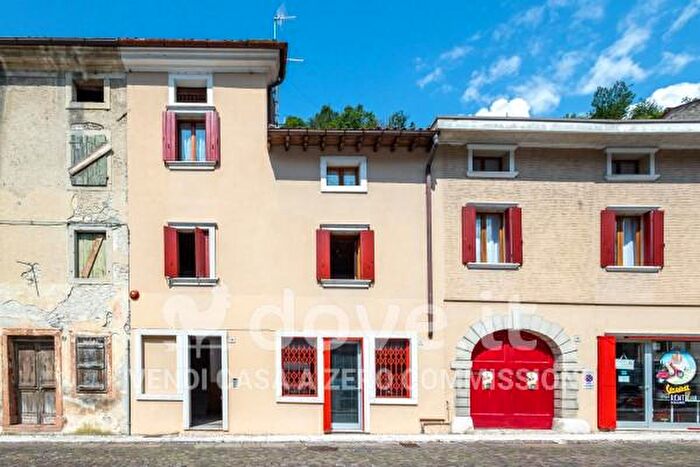 Casa trilocale in vendita in Via Caprera, Vittorio Veneto