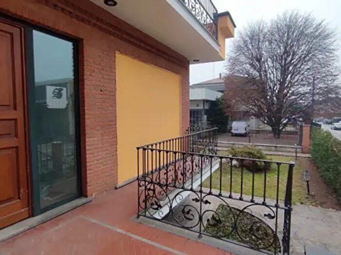 Appartamento quadrilocale in vendita in Viale Brianza, Cabiate