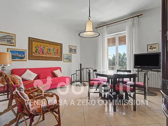 Appartamento trilocale in vendita in Via Giovanni Pascoli, Sirolo