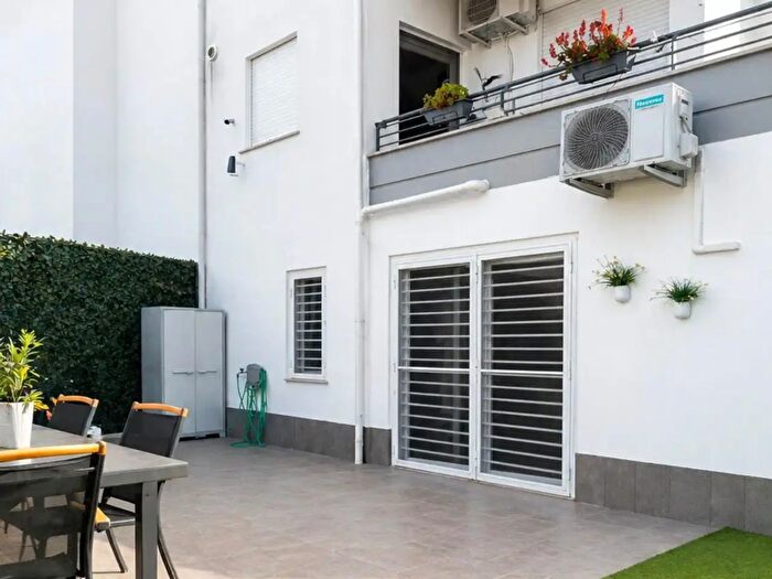 Appartamento con 5 locali in vendita in Via Dronero, Fiumicino