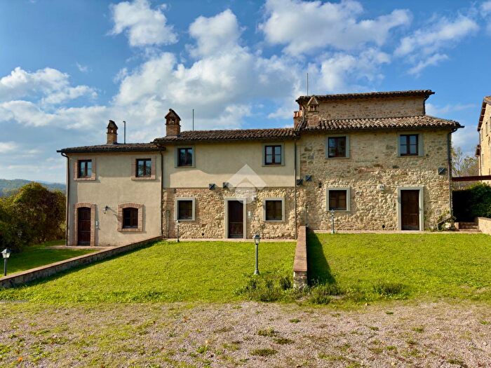 Casa con 5 locali in vendita in Vocabolo Pettinaro, Citta Di Castello