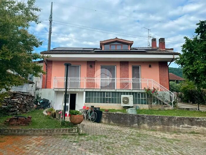 Casa quadrilocale in vendita in Via dei Ranuncoli, Piossasco