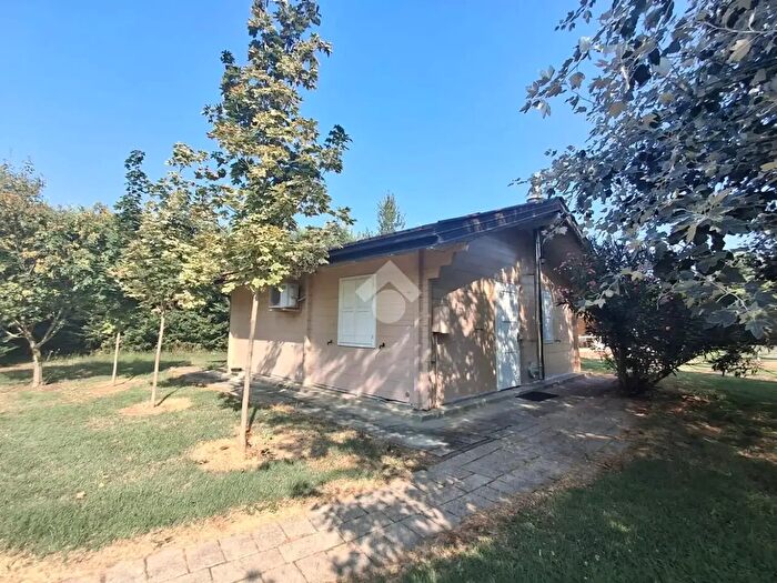 Casa trilocale in vendita in Frazione Godi, San Giorgio Piacentino