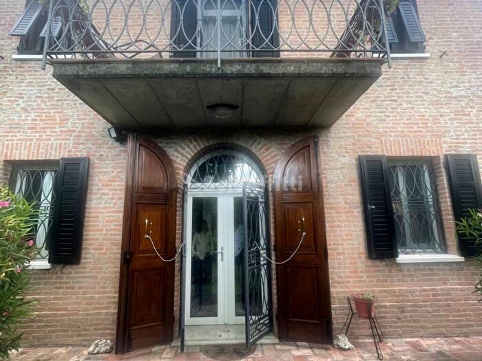 Casa con 5 locali in affitto in Via Comacchio, Cona, Ferrara