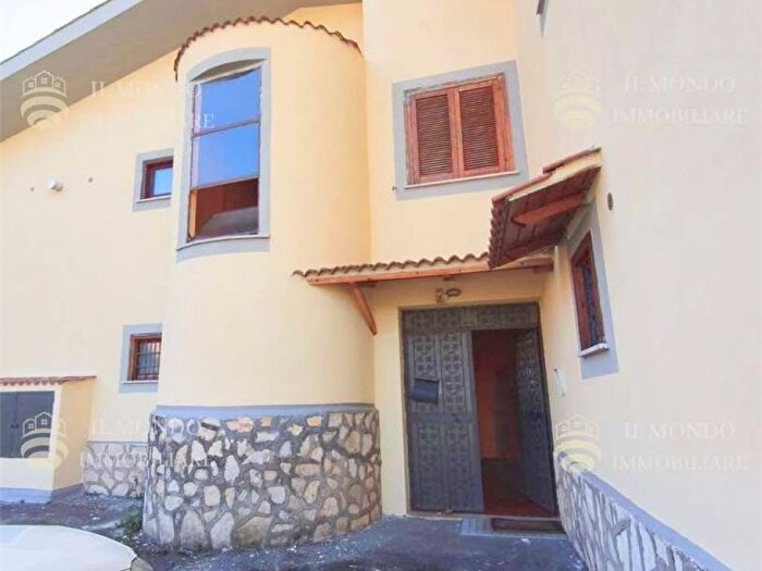 Appartamento trilocale in affitto in Centro, Palombara Sabina