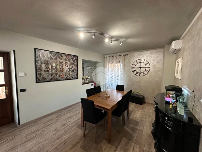 Appartamento trilocale in vendita in Via Castello, Corte Franca