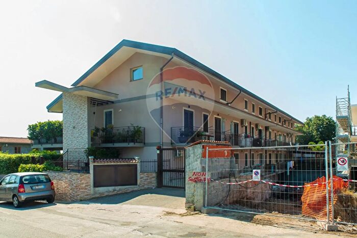 Appartamento trilocale in vendita in Via Michele Grassi Barbagallo d, Giarre