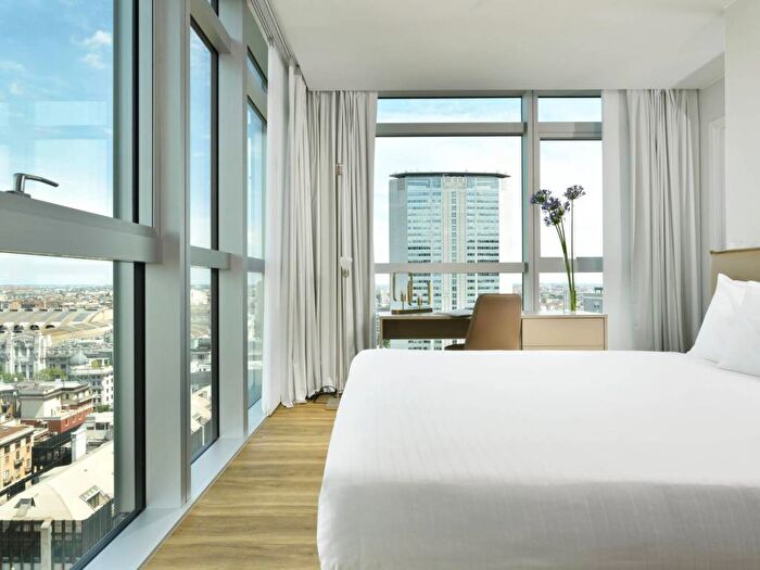 Appartamento trilocale in affitto in Via Alfredo Campanini, Melchiorre Gioia, Milano