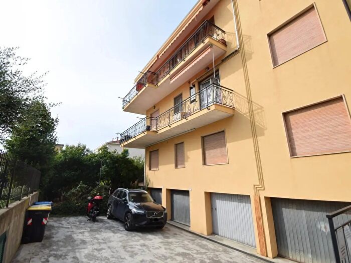 Appartamento quadrilocale in vendita in Via Cesare Battisti, Diano Marina