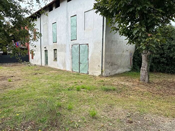 Casa quadrilocale in vendita in Capriata DOrba