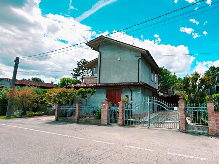 Casa con 5 locali in vendita in Forli