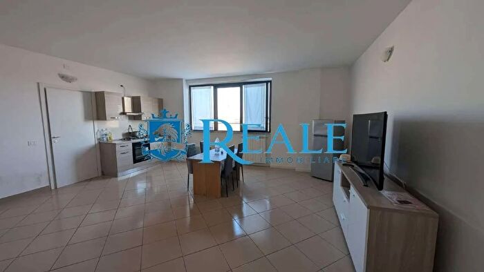 Appartamento con 6 locali in affitto in Viale Leonardo da Vinci Trezzano sul Naviglio, Trezzano Sul Naviglio
