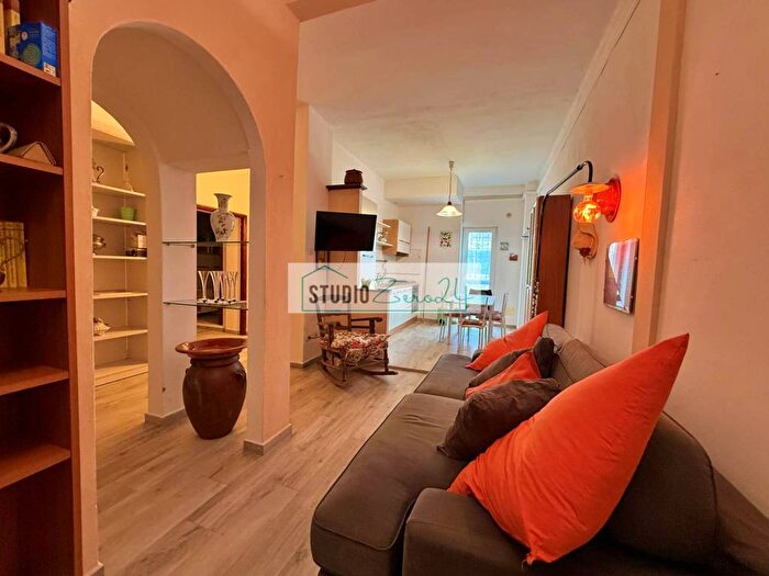 Appartamento trilocale in affitto in Via Michele Coppino, Darsena Ex Campo di Aviazione, Viareggio