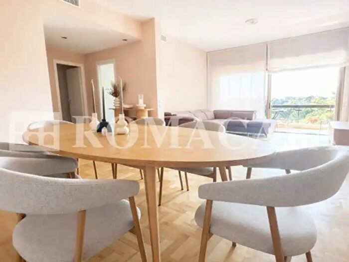 Appartamento trilocale in affitto in Via Andrea Solario, Roma