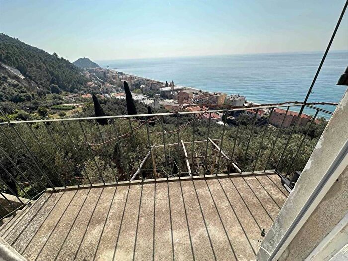 Appartamento quadrilocale in affitto in Varigotti, Finale Ligure