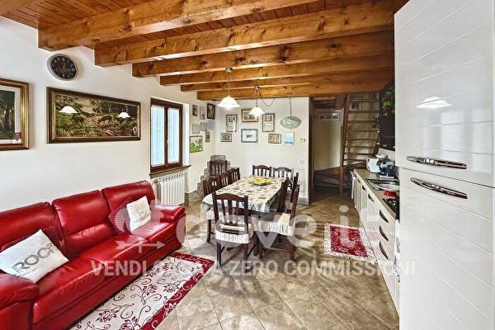 Appartamento bilocale in vendita in Via Cà Astori a, Dossena