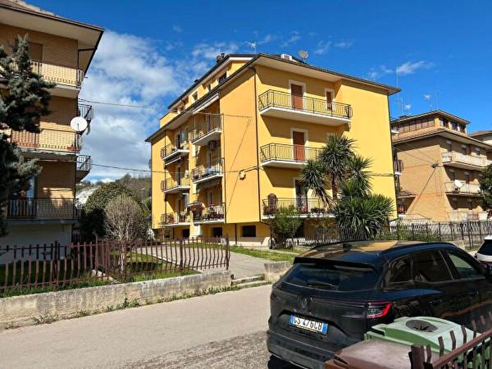 Appartamento con 6 locali in vendita in Viale Indipendenza, Castel Di Lama