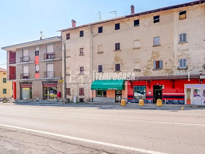 Casa trilocale in vendita in Via Maggiora, Borgomanero