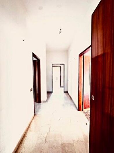 Appartamento con 6 locali in vendita in Via Monte Sabotino, Modena