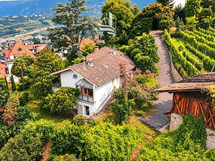 Casa con 5 locali in vendita in Via Scena, Scena