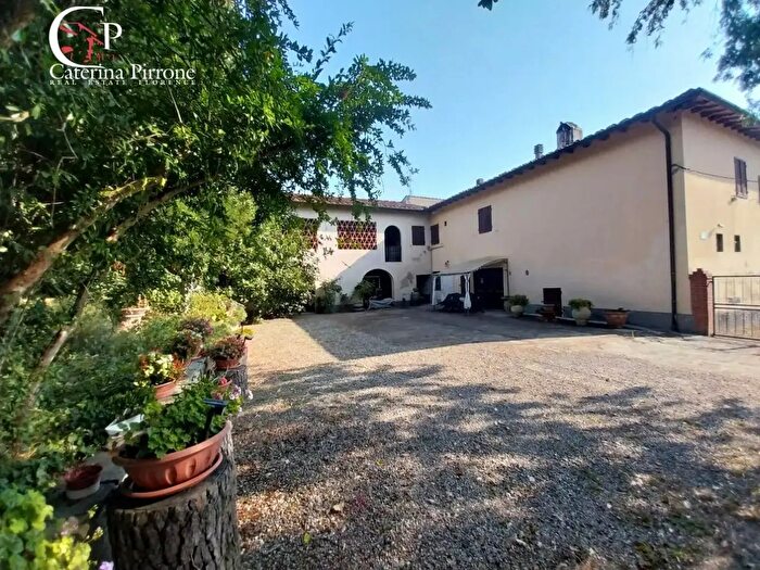 Casa con 8 locali in vendita in Via Aretina, Figline e Incisa Valdarno