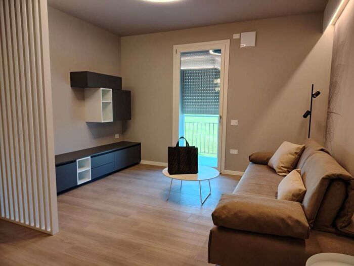 Appartamento trilocale in affitto in Vailate