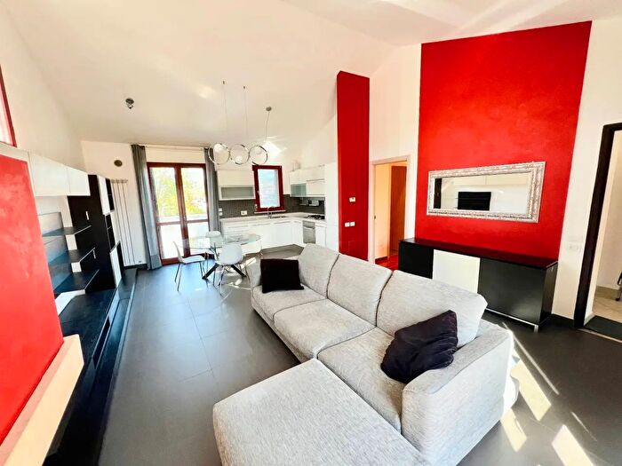 Appartamento con 5 locali in vendita in Via Carlo Urbani, Fabriano