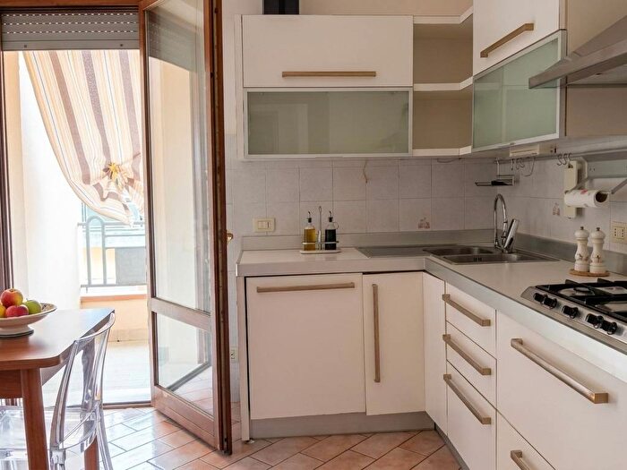 Casa con 5 locali in affitto in Via Milano, Tombaccia, Pesaro