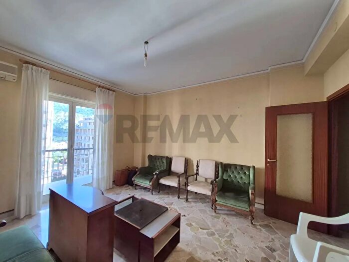 Appartamento quadrilocale in vendita in Via Filippo di Giovanni, Palermo