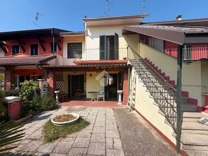 Casa quadrilocale in vendita in Corso Amedeo dAosta, Robbio