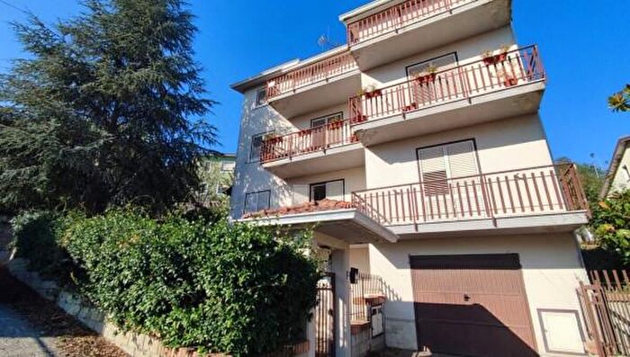 Appartamento trilocale in vendita in Via Sellitti, SantAngelo A Cupolo