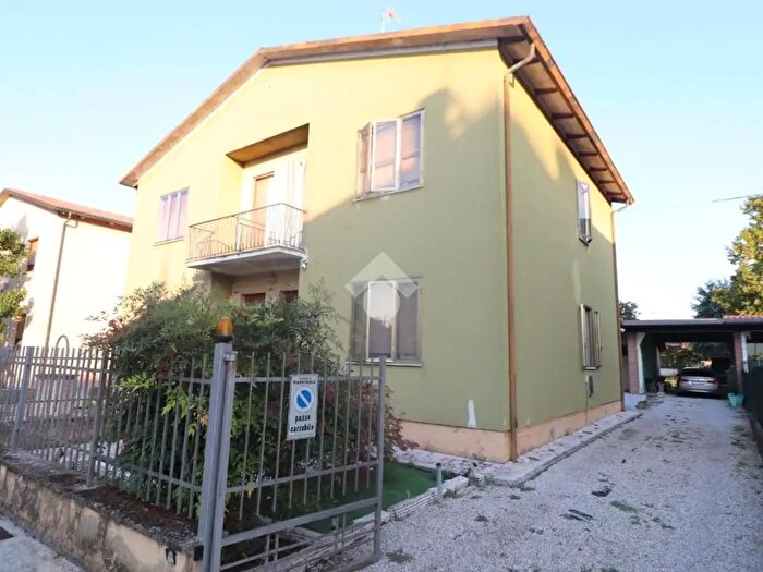 Casa quadrilocale in vendita in Via Unione Europea, Marmirolo