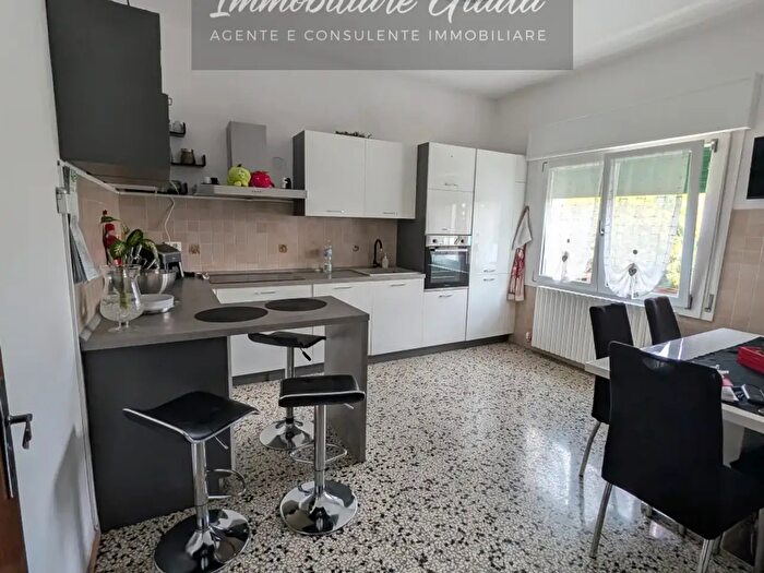 Casa trilocale in vendita in Via Isonzo, Vittorio Veneto