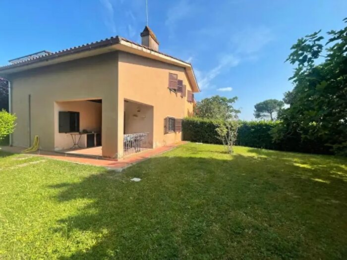 Casa quadrilocale in vendita in Via delle Coefore, Sutri