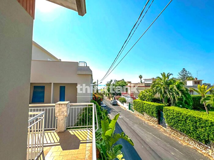 Casa con 9 locali in vendita in Viale Lido, Noto