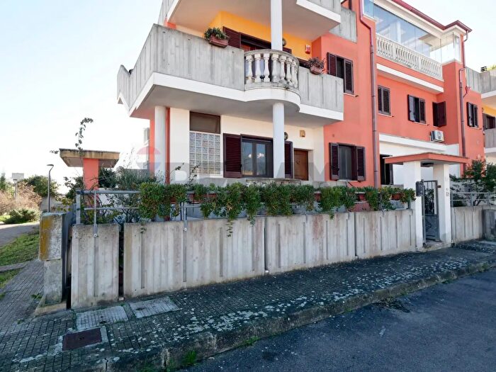 Casa con 5 locali in vendita in Piazzetta Antonio Tondo, Lequile