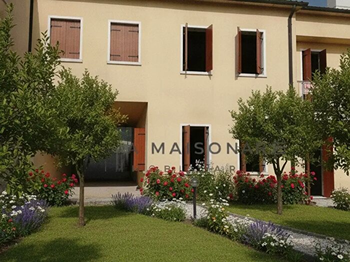 Casa con 6 locali in vendita in Contrada Masiere, Possagno