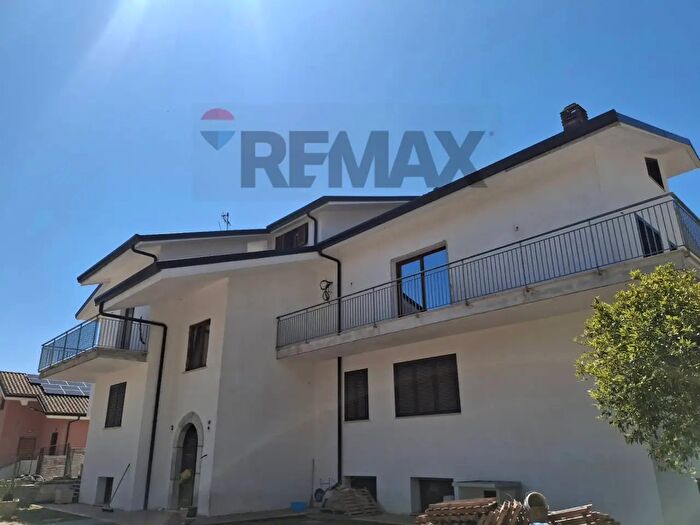 Appartamento trilocale in vendita in Via Appia, Minturno