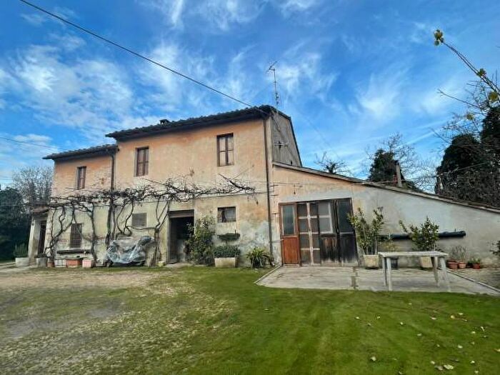 Casa con 6 locali in vendita in Strada Fornace Vecchia, Pesaro