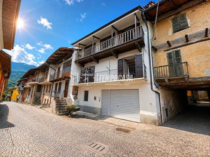 Casa con 6 locali in vendita in Via Camillo Vercellone, Sordevolo