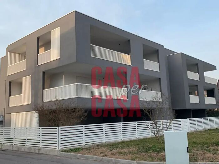 Appartamento quadrilocale in vendita in Via a Volta, Padova