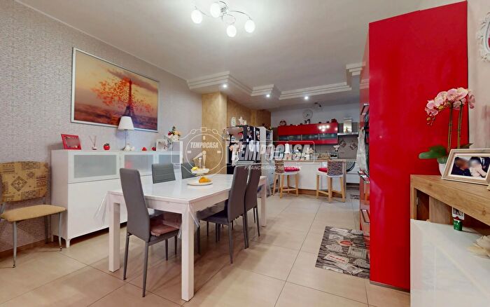 Appartamento quadrilocale in vendita in Via Francesco Guaricci, Acquaviva Delle Fonti