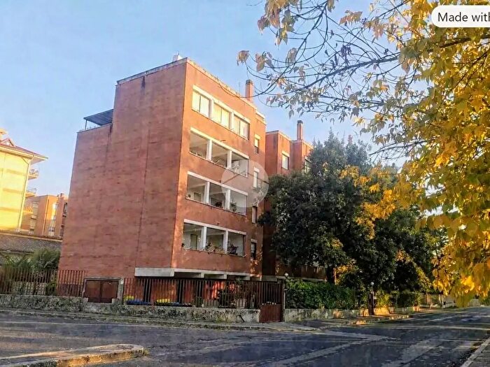 Appartamento quadrilocale in vendita in Viale Portogllo, Frosinone
