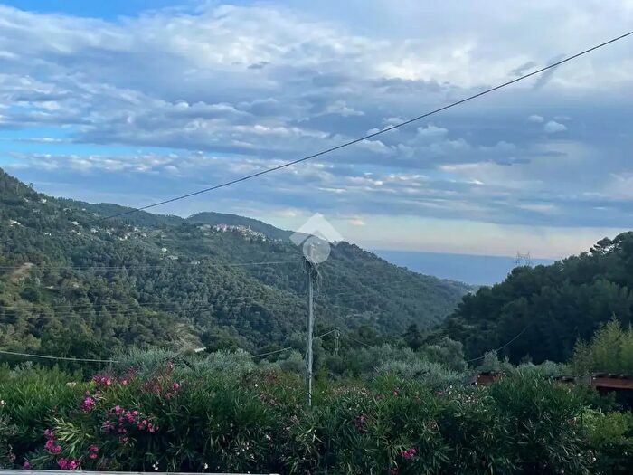 Casa bilocale in vendita in Frazione Negi Fumei, Perinaldo