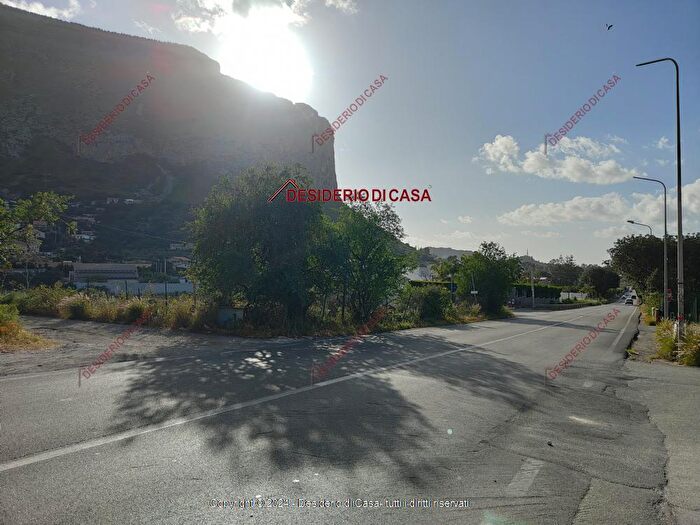 Casa quadrilocale in vendita in Via Cinisi Carini Pa Italia, Carini